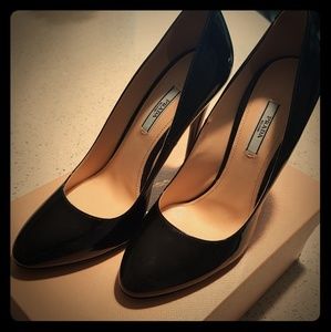 ✔💯% Authentic ✔ PRADA black patent leather pumps